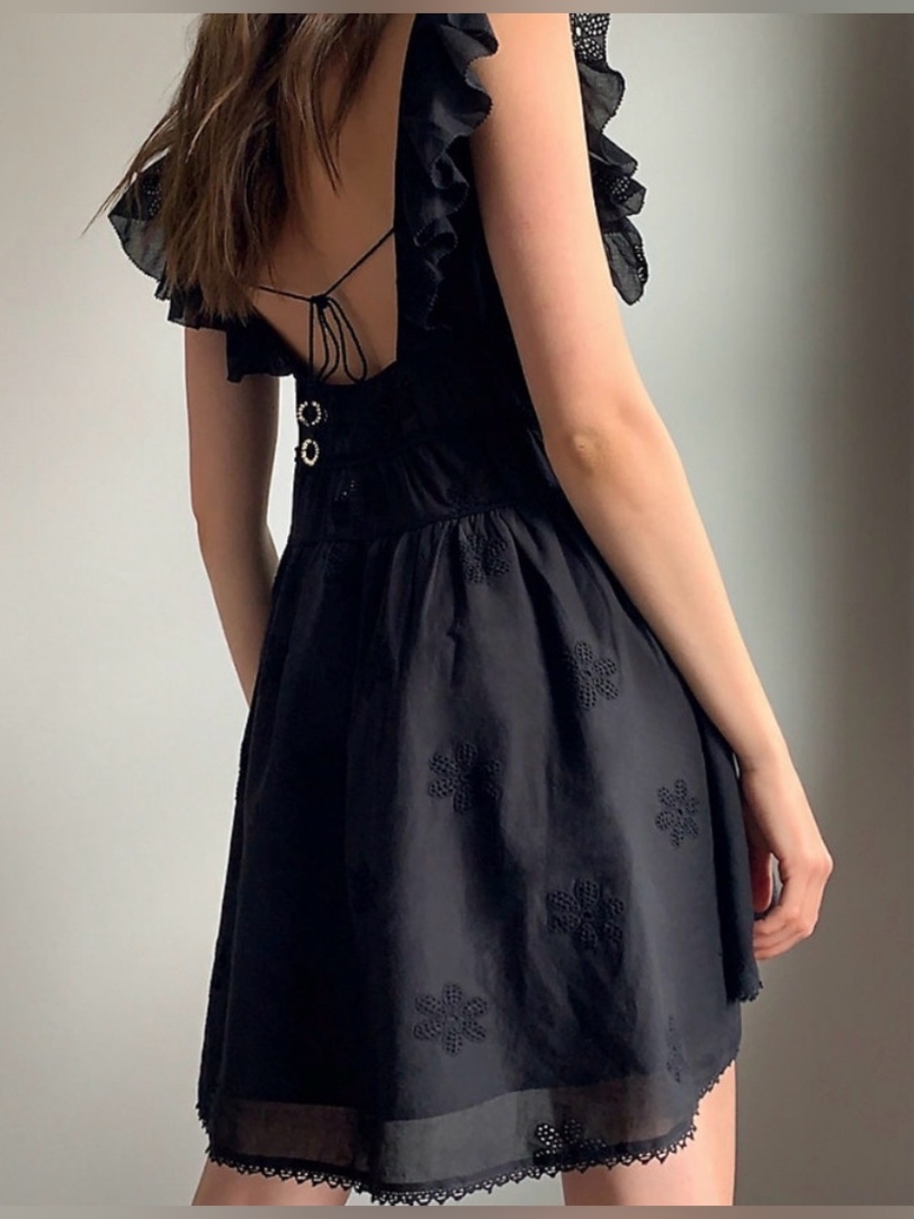 Aritzia Sunday Best Ebb Black Mini Dress Babydoll Ruffle Floral Eyelets Size XXS